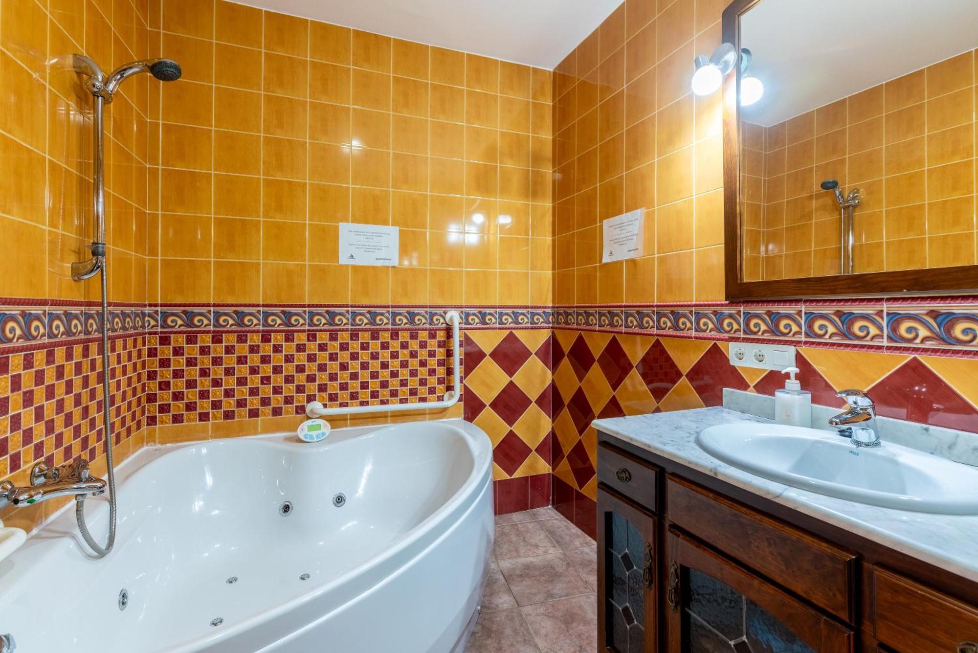 Апартаменты Aoa Casa Triana Familiar Con Terraza Севилья Экстерьер фото