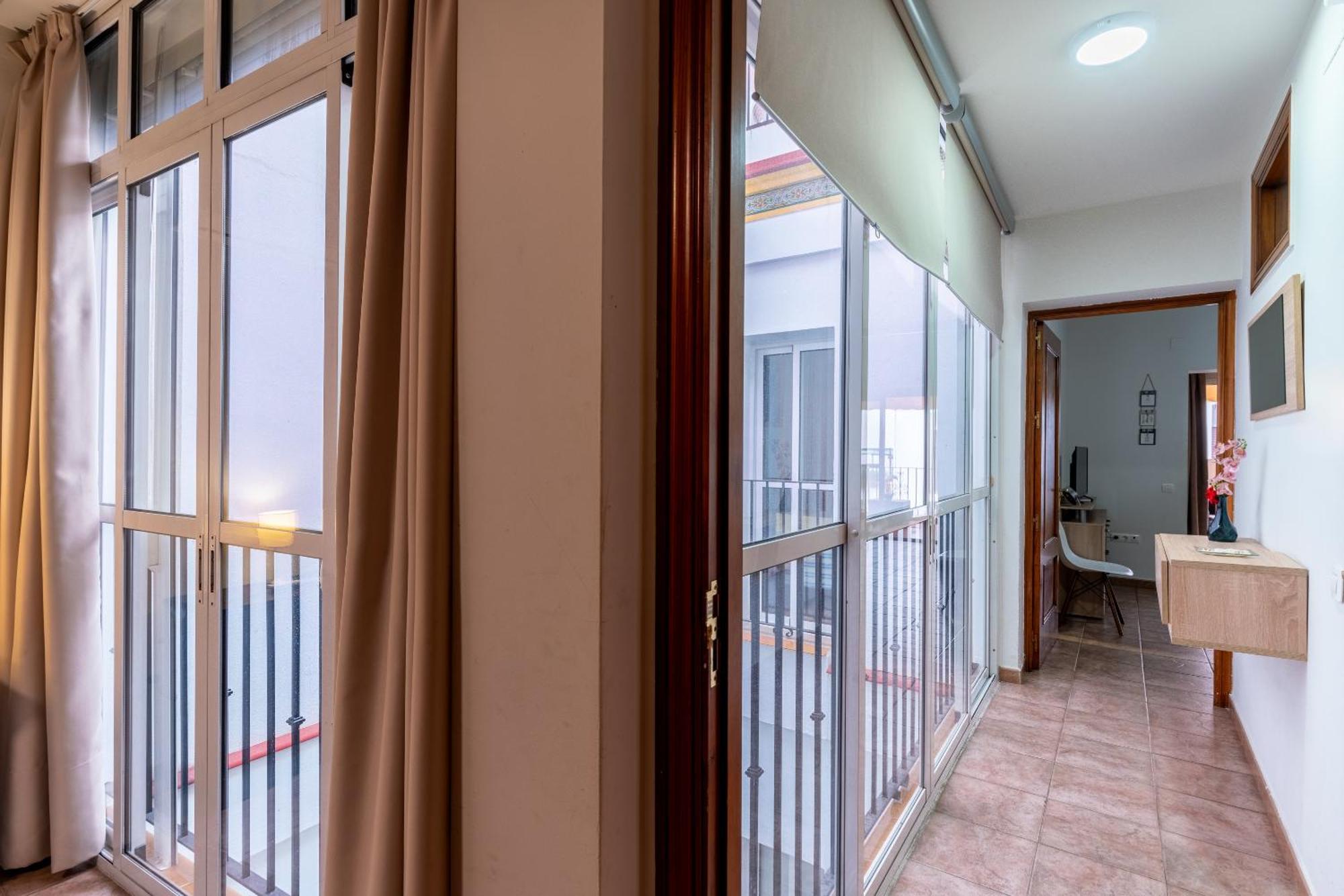 Апартаменты Aoa Casa Triana Familiar Con Terraza Севилья Экстерьер фото