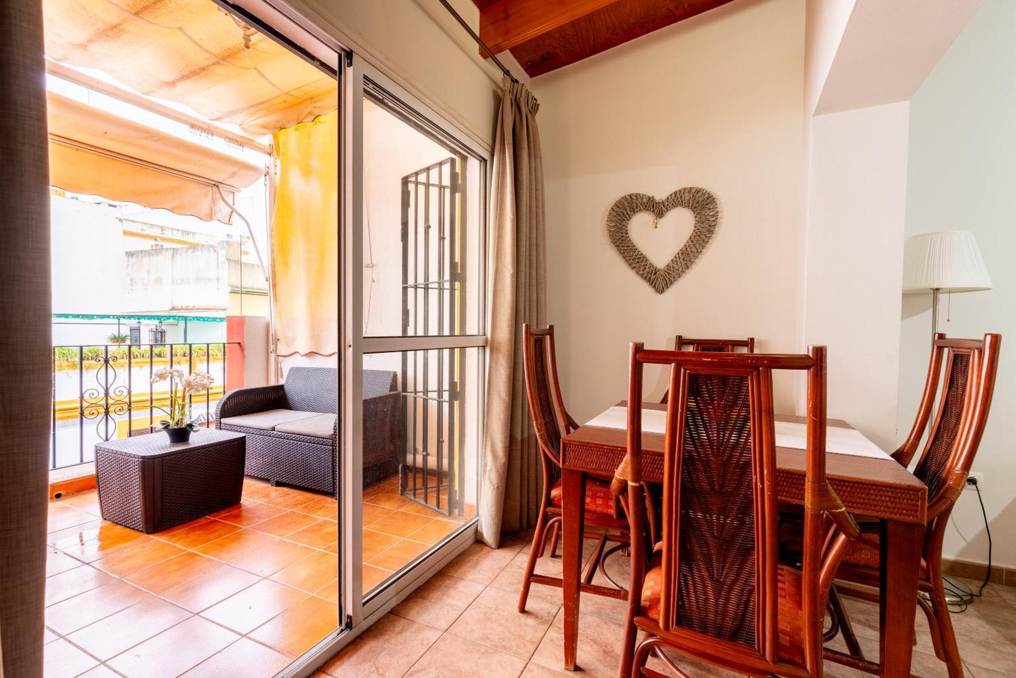 Апартаменты Aoa Casa Triana Familiar Con Terraza Севилья Экстерьер фото