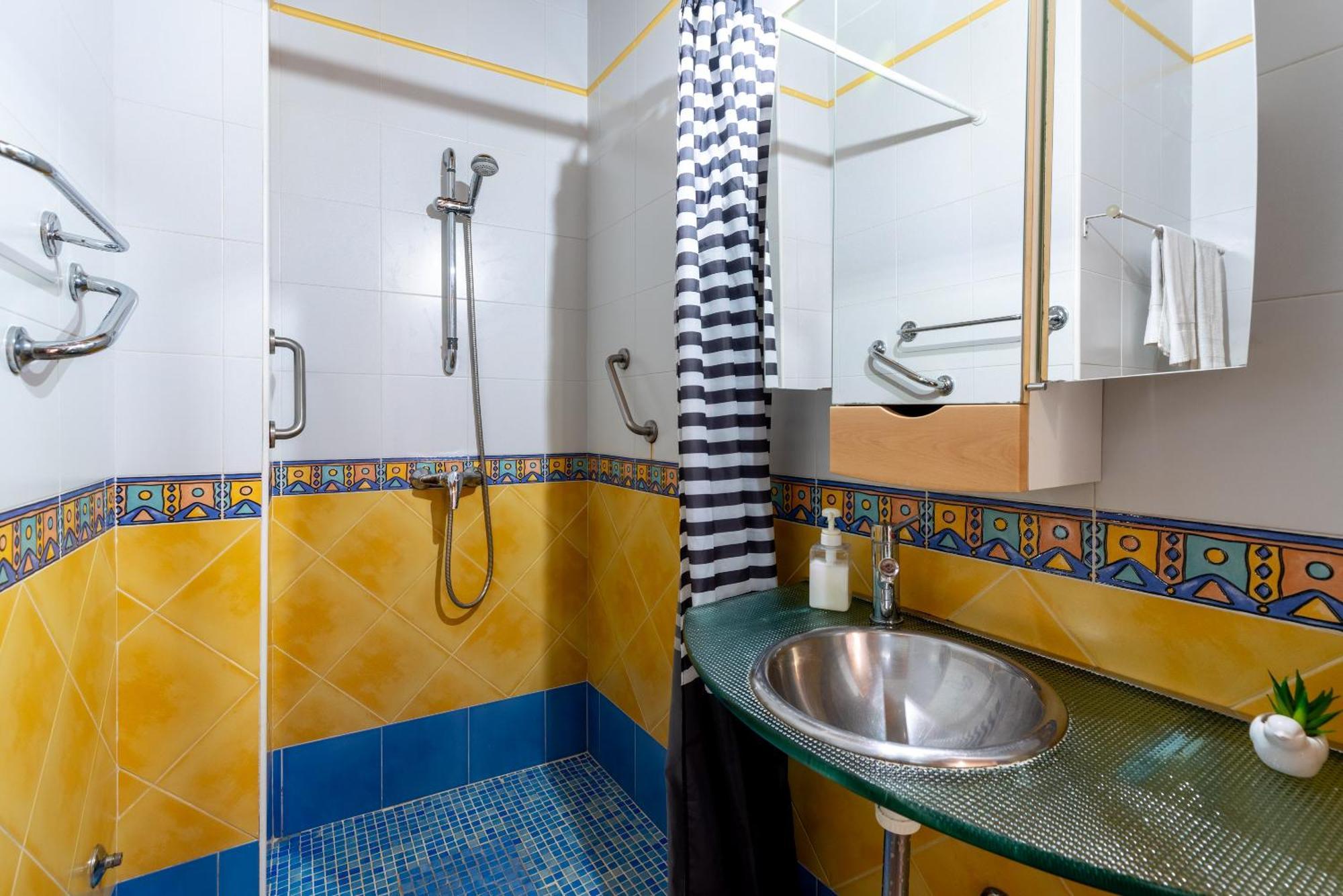 Апартаменты Aoa Casa Triana Familiar Con Terraza Севилья Экстерьер фото
